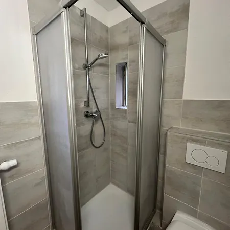 Oberhausen, Zentral Und Voll Ausgestattet